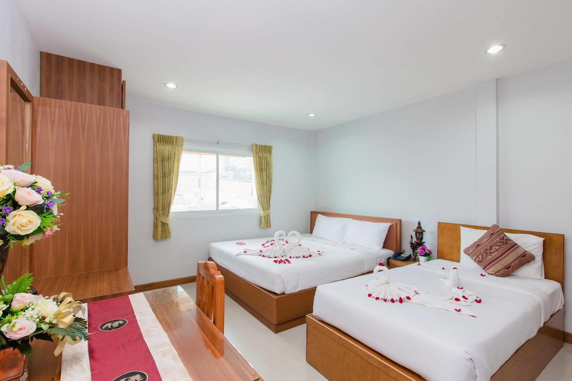 Amarin residence patong. AMARIN Residence Patong 3*. AMARIN Residence Patong 3* 1322$. Таиланд Patong Lodge 3* Патонг, Пхукет. Q Victory Patong Hotel and Residence.